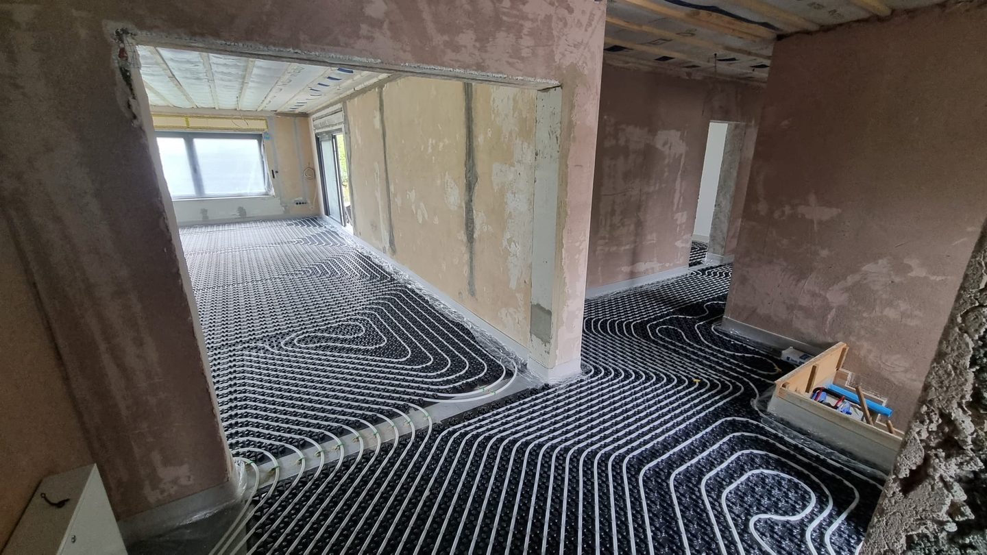 Verlegte Fußbodenheizung im Neubau